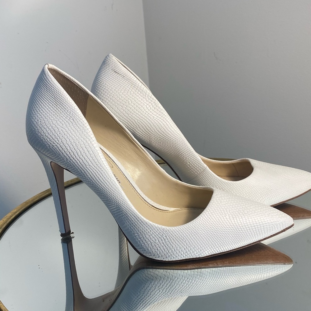 White snake skin pumps